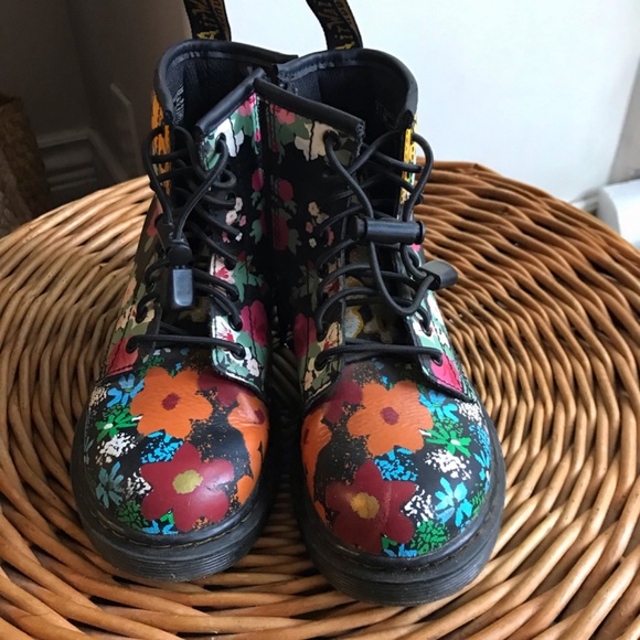 Floral boots - Picture 2 of 7